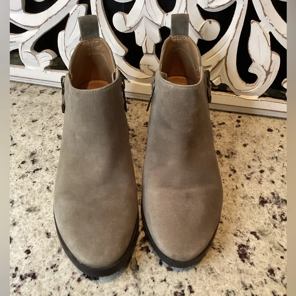 Vionic booties nice